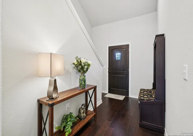 Photo 4 of Single family home for sale at 5602 Chestnut Xing, San Antonio, TX 78266 | MLS# 1891088 | Listing updated on 2025-11-03