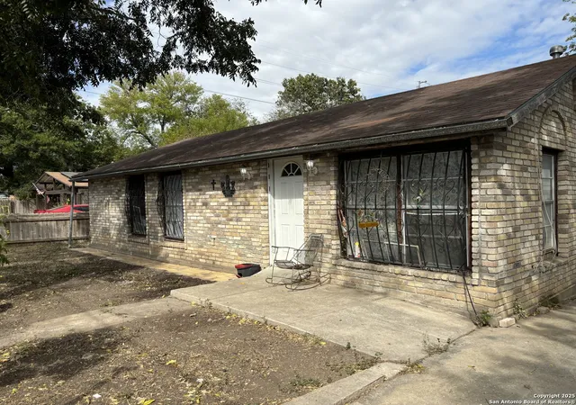 Photo 1 of Sale Pending at 371 Gillette, San Antonio, TX 78221 | MLS# 1891111 | Listing updated on 2026-04-10