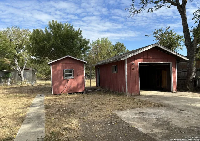Photo 3 of Sale Pending at 371 Gillette, San Antonio, TX 78221 | MLS# 1891111 | Listing updated on 2026-04-10