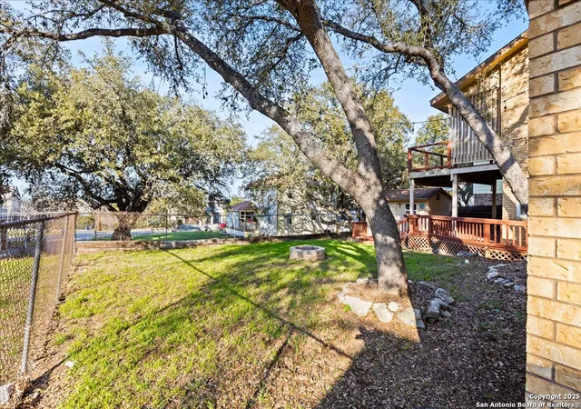 Photo 1 of Single family home for sale at 1075 Driftwind, Canyon Lake, TX 78133 | MLS# 1891114 | Listing updated on 2025-10-15