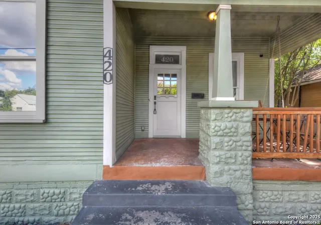 Photo 3 of Sale Pending at 420 Devine, San Antonio, TX 78210 | MLS# 1891120 | Listing updated on 2026-01-02