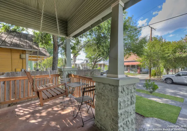Photo 3 of Sale Pending at 420 Devine, San Antonio, TX 78210 | MLS# 1891120 | Listing updated on 2026-01-02