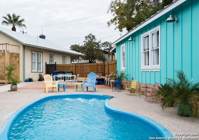 Listing Photo 4 - Condo for sale in building located at 534 Leigh, San Antonio, TX 78210