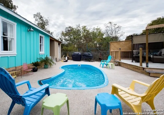 Photo 3 of Sale Pending at 534 Leigh, San Antonio, TX 78210 | MLS# 1891145 | Listing updated on 2026-02-05