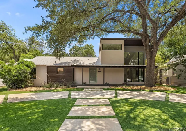 Photo 1 of Single family home for sale at 144 E Oakview Pl, San Antonio, TX 78209 | MLS# 1891154 | Listing updated on 2025-12-19