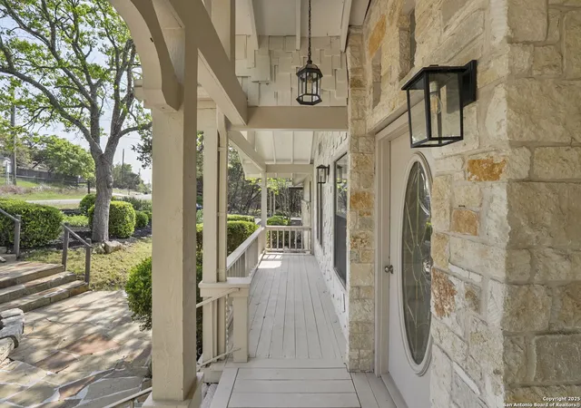Photo 2 of Sale Pending at 589 Forest Crst, Canyon Lake, TX 78133 | MLS# 1891172 | Listing updated on 2025-10-17