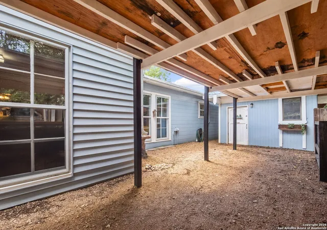 Photo 3 of Sale Pending at 230 Travis, Kerrville, TX 78028 | MLS# 1891179 | Listing updated on 2025-09-08