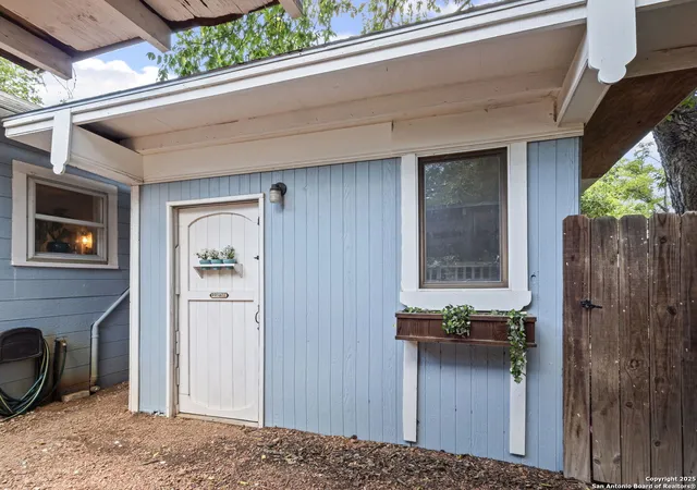Photo 4 of Sale Pending at 230 Travis, Kerrville, TX 78028 | MLS# 1891179 | Listing updated on 2025-09-08