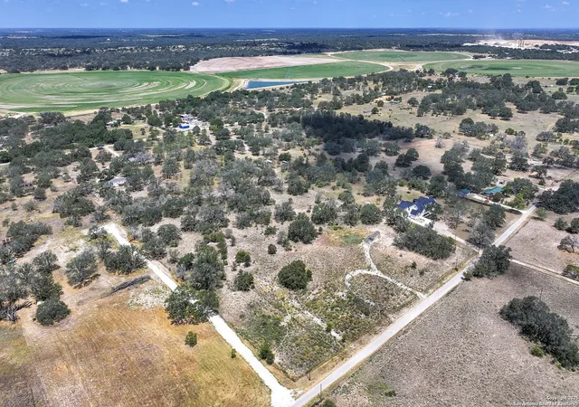 5th image of 461 Blossom Dr, Poteet, TX 78065 | MLS# 1891287