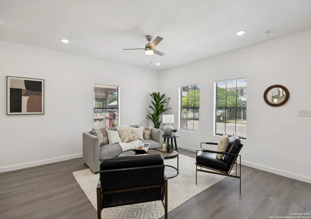 Photo 3 of Single family home for sale at 1118 Hays, San Antonio, TX 78202 | MLS# 1891343 | Listing updated on 2025-11-05