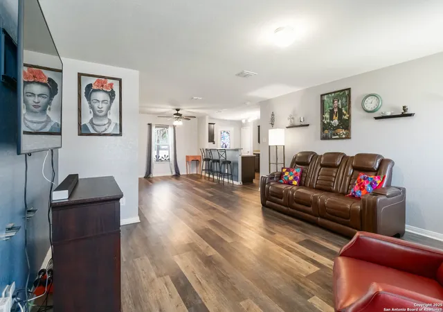 Photo 3 of Sale Pending at 6423 Woodcliff Bnd, San Antonio, TX 78222 | MLS# 1891440 | Listing updated on 2026-03-11