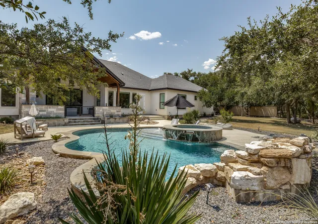2nd image of 550 Saxet, Spring Branch, TX 78070 | MLS# 1891478