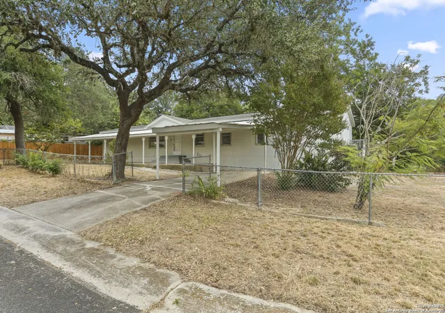 Photo 3 of Sale Pending at 25406 Brewer, San Antonio, TX 78257 | MLS# 1891520 | Listing updated on 2025-10-14