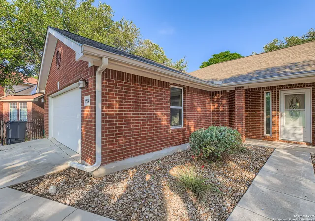 Photo 3 of Sale Pending at 8514 Oak Cross, San Antonio, TX 78251 | MLS# 1891528 | Listing updated on 2025-10-21