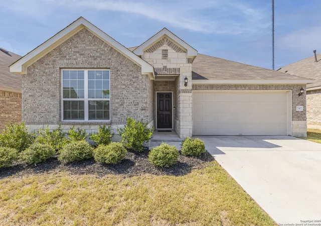 Photo 2 of Sale Pending at 7302 Cimarron Lake, Boerne, TX 78015 | MLS# 1891559 | Listing updated on 2025-09-06