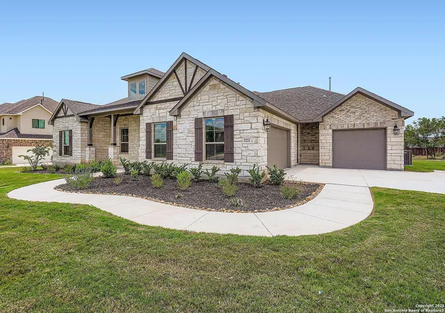Photo 3 of Sale Pending at 5221 Ests Oak Way, San Antonio, TX 78263 | MLS# 1891571 | Listing updated on 2026-01-04