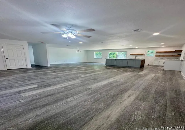 Photo 3 of Sale Pending at 7230 Glen Hvn, San Antonio, TX 78239 | MLS# 1891585 | Listing updated on 2025-09-18
