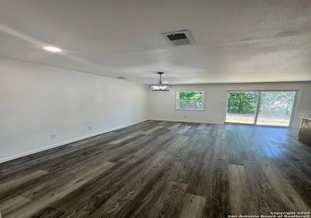 Photo 4 of Sale Pending at 7230 Glen Hvn, San Antonio, TX 78239 | MLS# 1891585 | Listing updated on 2025-09-18