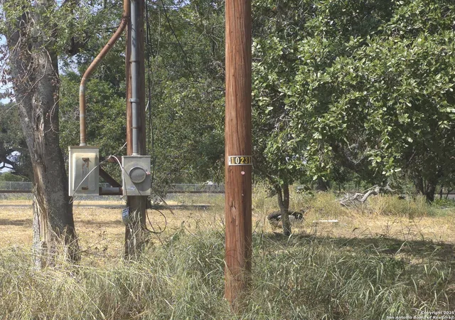 Photo 3 of Sale Pending at 10231 Commerce St, Atascosa, TX 78002 | MLS# 1891615 | Listing updated on 2025-09-24