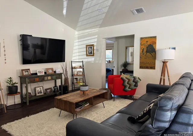 2nd image of 535 Devine, San Antonio, TX 78210 | MLS# 1891680