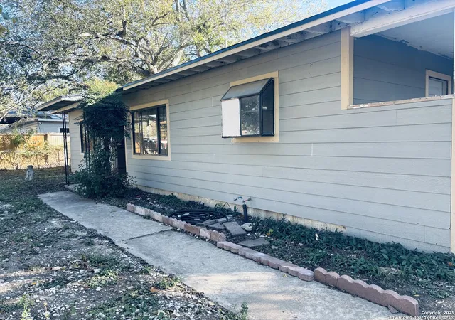 Photo 3 of Single family home for sale at 318 Charcliff, San Antonio, TX 78220 | MLS# 1891740 | Listing updated on 2026-04-06