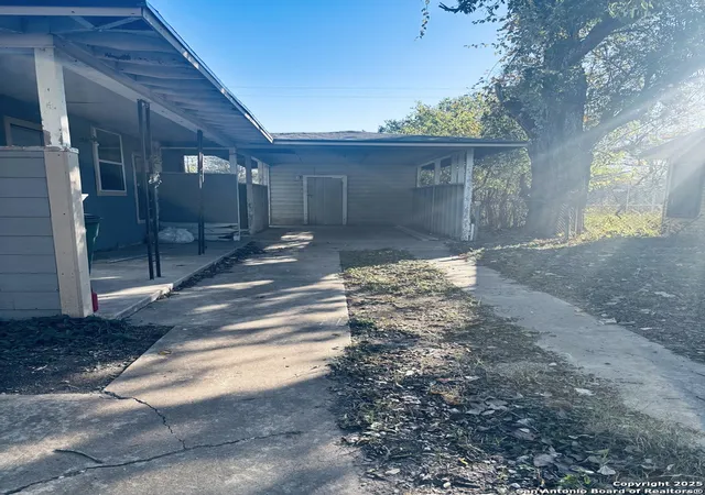 Photo 4 of Single family home for sale at 318 Charcliff, San Antonio, TX 78220 | MLS# 1891740 | Listing updated on 2026-04-06