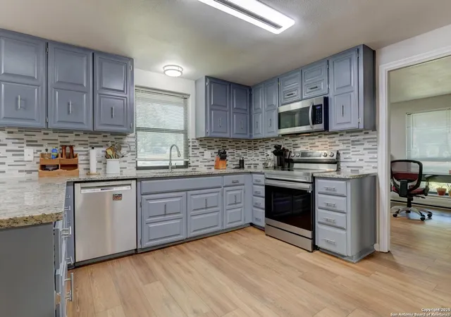 Photo 3 of Sale Pending at 8314 Kingsway St, San Antonio, TX 78254 | MLS# 1891773 | Listing updated on 2025-09-17