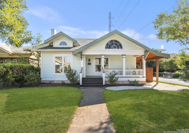 Photo 1 of Sale Pending at 214 Loretta Pl, San Antonio, TX 78210 | MLS# 1891774 | Listing updated on 2025-10-16