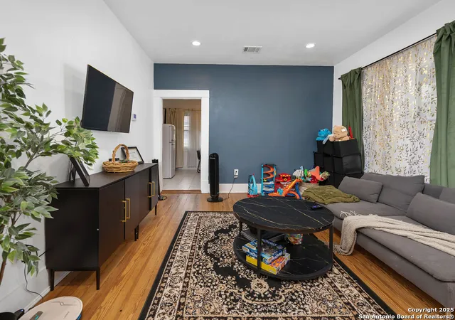3rd image of 940 Mulberry, San Antonio, TX 78201 | MLS# 1891808