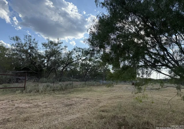 Photo 4 of House for sale at 421 Zion Hill, Seguin, TX 78155 | MLS# 1891824 | Listing updated on 2026-03-24