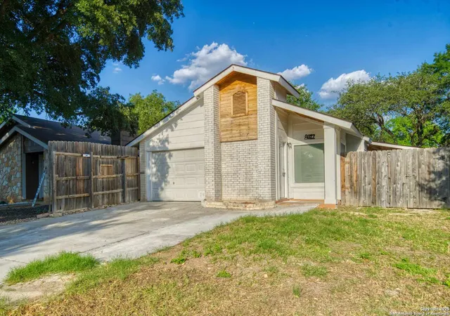 Photo 3 of Single family home for sale at 8022 Orchard Bend, San Antonio, TX 78250 | MLS# 1891877 | Listing updated on 2025-09-12