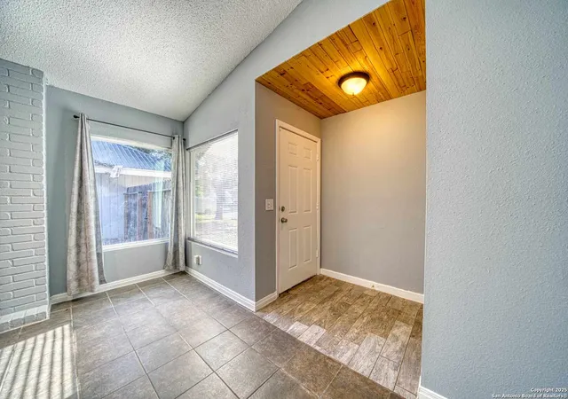 Photo 3 of Single family home for sale at 8022 Orchard Bend, San Antonio, TX 78250 | MLS# 1891877 | Listing updated on 2025-09-12