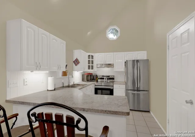 Photo 3 of Single family home for sale at 329 Lost Trail Circle, La Vernia, TX 78121 | MLS# 1891882 | Listing updated on 2025-11-29