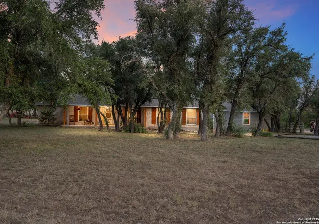 Photo 3 of Single family home for sale at 368 Oak Hills, Pipe Creek, TX 78063 | MLS# 1891889 | Listing updated on 2025-11-11