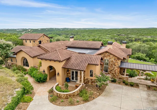 Photo 3 of Mansion for sale at 103 Castle Rock, Boerne, TX 78006 | MLS# 1891939 | Listing updated on 2026-05-05
