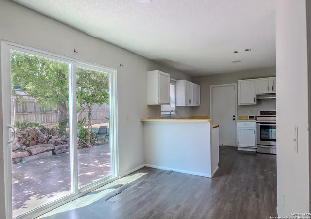 Photo 3 of Single family home for sale at 5106 Sierra Vis, San Antonio, TX 78233 | MLS# 1891956 | Listing updated on 2025-08-23