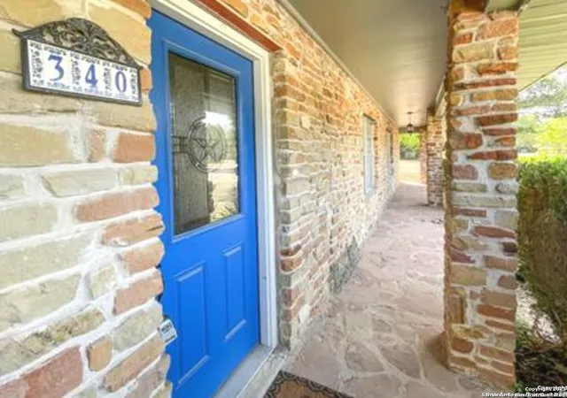 Photo 4 of Sale Pending at 340 Briarwood, San Marcos, TX 78666 | MLS# 1892039 | Listing updated on 2025-10-09