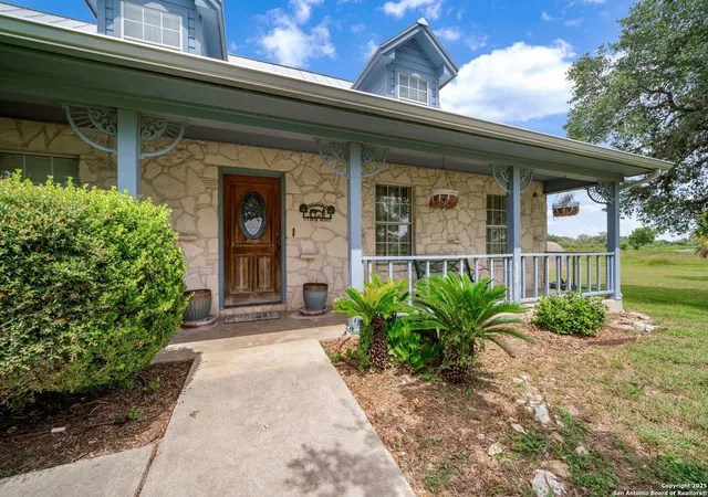Photo 3 of House for sale at 210 Tolle Rd, Cibolo, TX 78108 | MLS# 1892073 | Listing updated on 2026-08-24