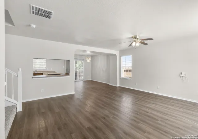 Photo 4 of Sale Pending at 16914 Union Cavern, San Antonio, TX 78247 | MLS# 1892081 | Listing updated on 2026-01-26