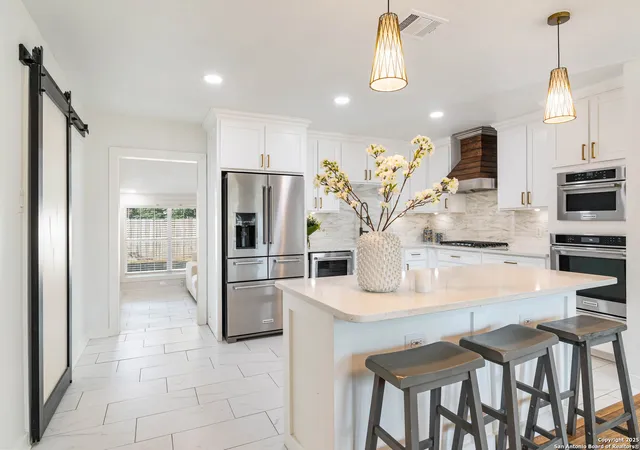 Photo 1 of Sale Pending at 331 Eastley, San Antonio, TX 78217 | MLS# 1892120 | Listing updated on 2025-10-20