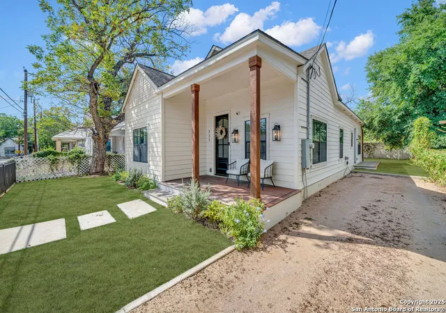 Photo 1 of Single family home for sale at 111 Oelkers, San Antonio, TX 78204 | MLS# 1892143 | Listing updated on 2025-09-12