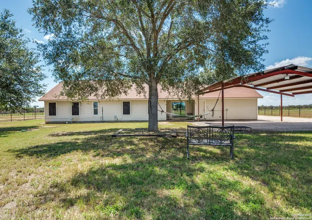 Photo 2 of Single family home for sale at 1411 County Road 320, Floresville, TX 78114 | MLS# 1892160 | Listing updated on 2025-09-10