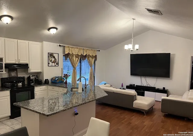 4th image of 6011 Forest Rdg, San Antonio, TX 78240 | MLS# 1892209