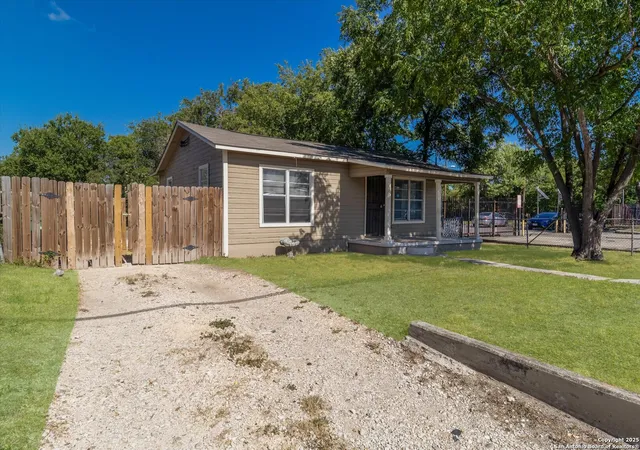 Homes for sale in San Antonio, TX | 443 Sw 34Th St, San Antonio, TX 78237 | MLS# 1892219
