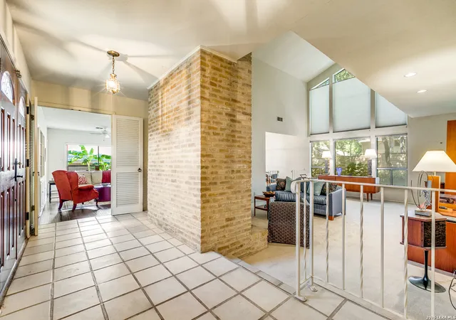Photo 4 of Single family home for sale at 11111 Whisper Meadow, San Antonio, TX 78230 | MLS# 1892228 | Listing updated on 2026-09-08
