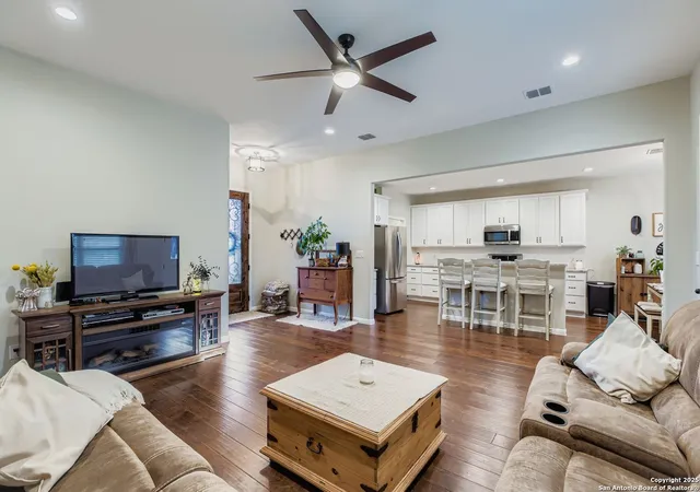 Photo 2 of Single family home for sale at 322 Riverview, Bandera, TX 78003 | MLS# 1892234 | Listing updated on 2025-09-09