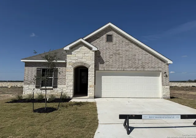 Photo 2 of Sale Pending at 7023 Sycamore Hollow, San Antonio, TX 78252 | MLS# 1892249 | Listing updated on 2025-10-01