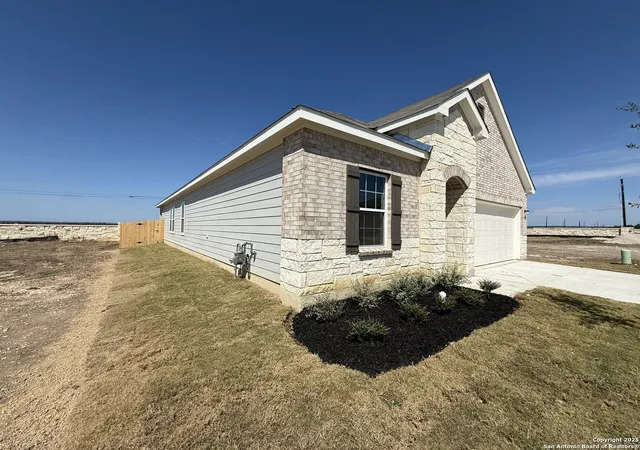 Photo 3 of Sale Pending at 7023 Sycamore Hollow, San Antonio, TX 78252 | MLS# 1892249 | Listing updated on 2025-10-01
