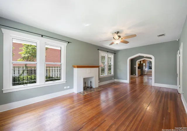 Photo 4 of Single family home for sale at 1015 W Gramercy, San Antonio, TX 78201 | MLS# 1892298 | Listing updated on 2026-01-31