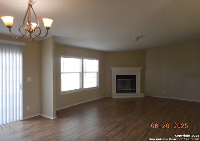 Photo 3 of Sale Pending at 165 Crestfield Dr, Pleasanton, TX 78064 | MLS# 1892388 | Listing updated on 2026-01-28